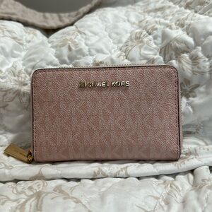 Michael Kors mini wallet